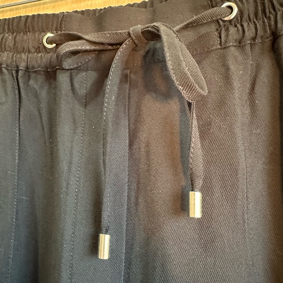 NWT Ophelia Roe Soft Drape Black Ankle Pants Elastic Waist With and Pockets L - Picture 2 of 11